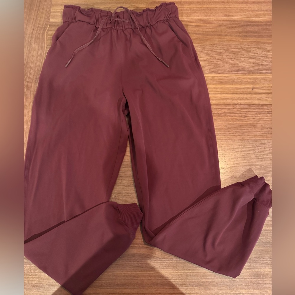 lululemon athletica Burgundy joggers size 6